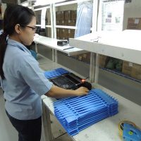 metal detector checking (2)